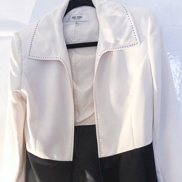 White and Black Dress Jacket and Top - Picture 2 of 10